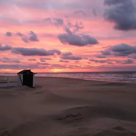 In Near The Beach, Cleaning Included Sint-Idesbald